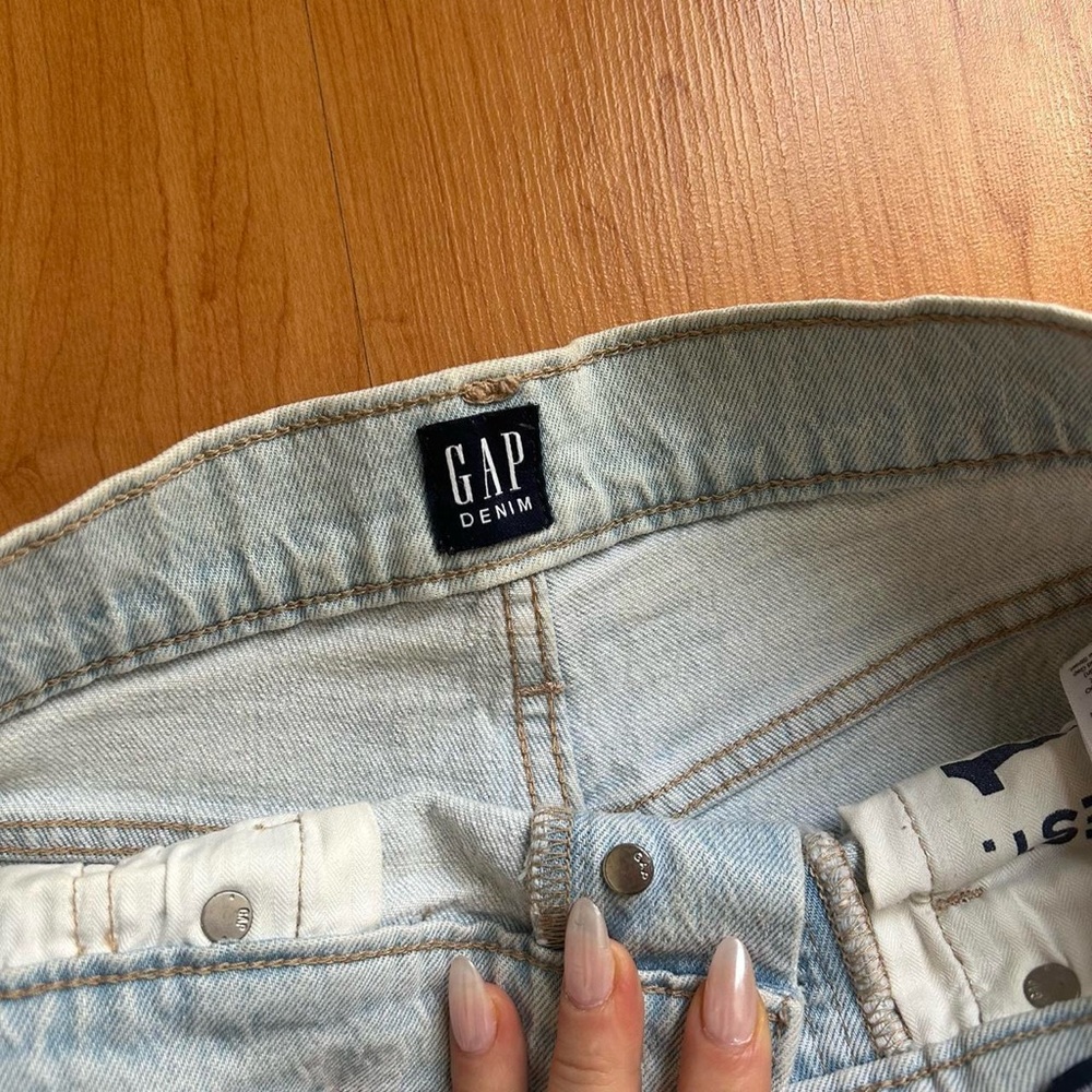 GAP Denim Shorts - Picture 4 of 7